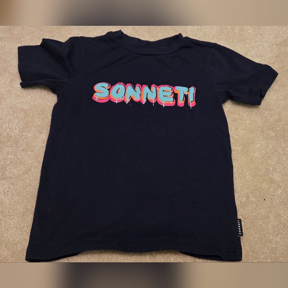 Sonneti London Graohic Tee Size S.